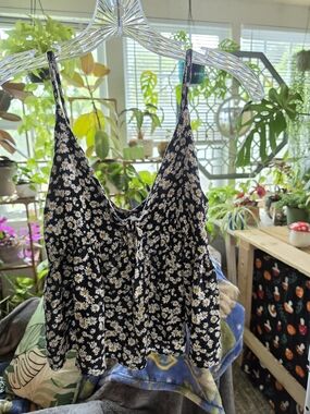 Hurley Black Daisy Print Tie-Front Tank